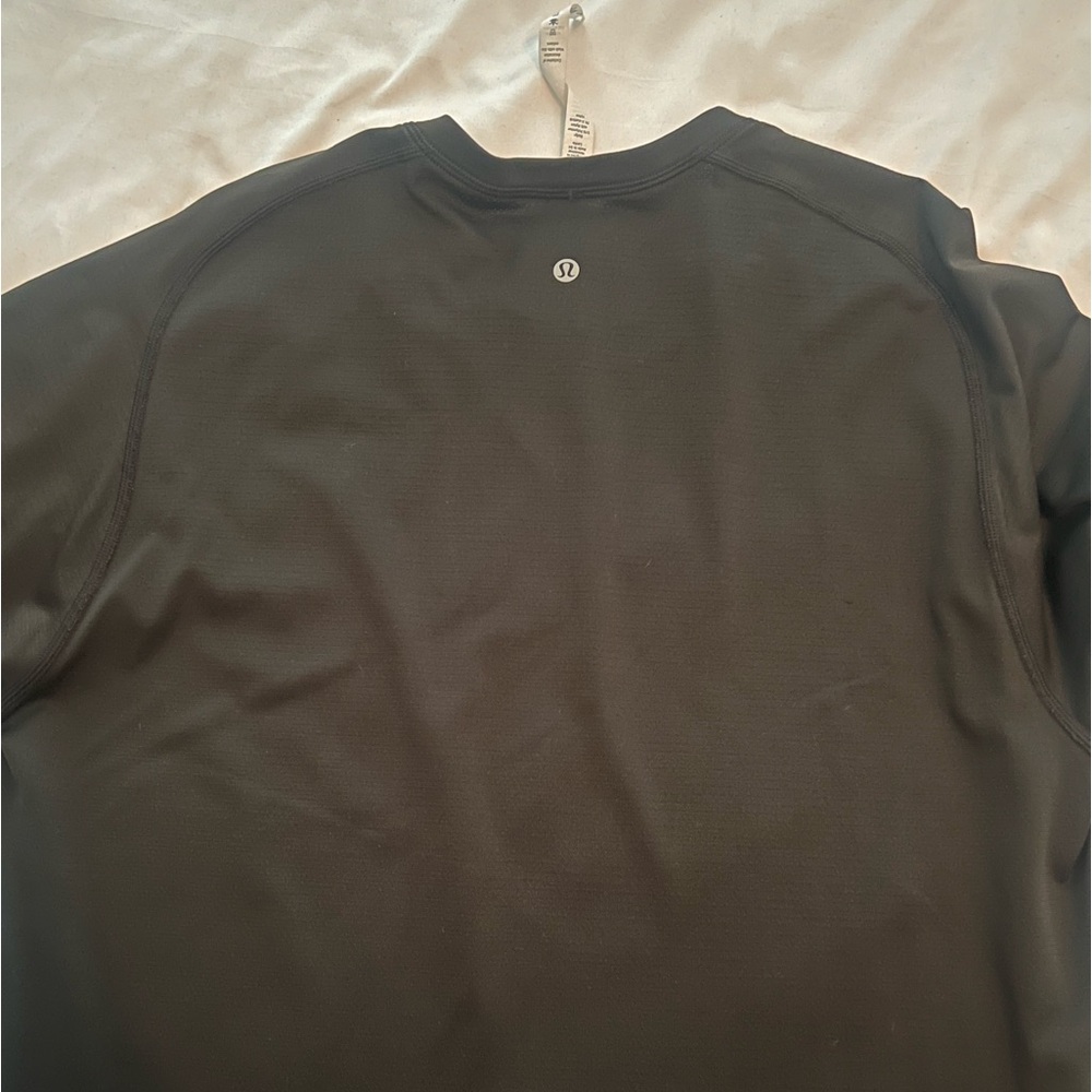 Lululemon men’s shirt. Time to get dirty, like new! - Picture 2 of 5